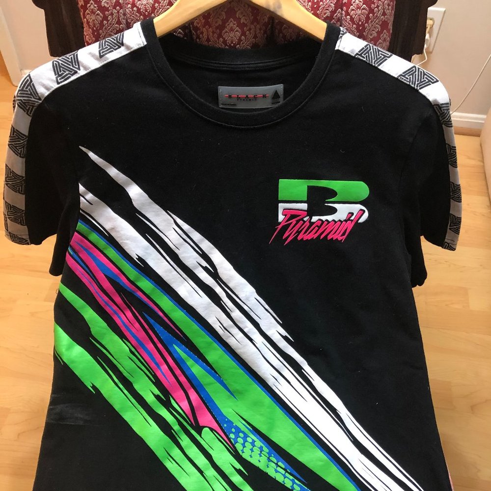 Black Pyramid Tee - Picture 2 of 3